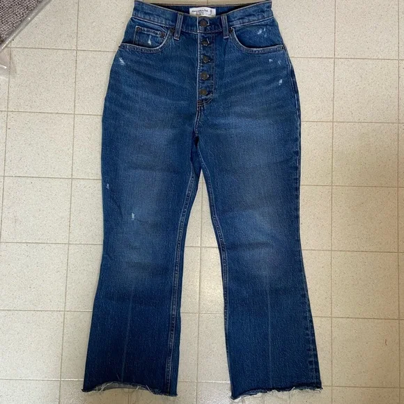 NEW Abercrombie & Fitch Ultra High Rise Kick Flare Blue Jeans - Curve Love 26/2S - Picture 3 of 5